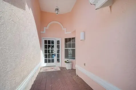 5815 Fairwoods Circle Sarasota FL 34243