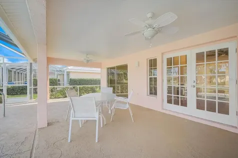 5815 Fairwoods Circle Sarasota FL 34243
