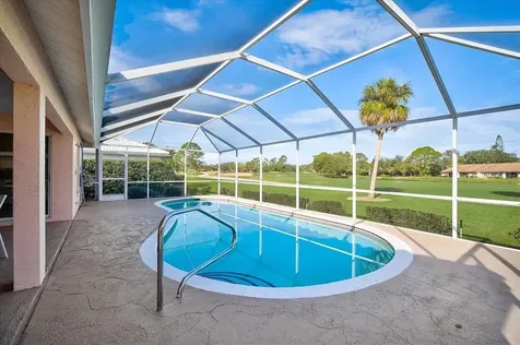 5815 Fairwoods Circle Sarasota FL 34243