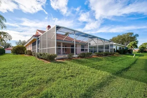 5815 Fairwoods Circle Sarasota FL 34243