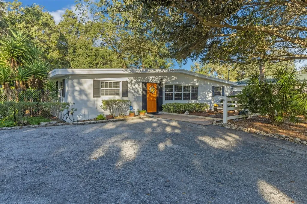 4370 67th Way N St Petersburg FL 33709