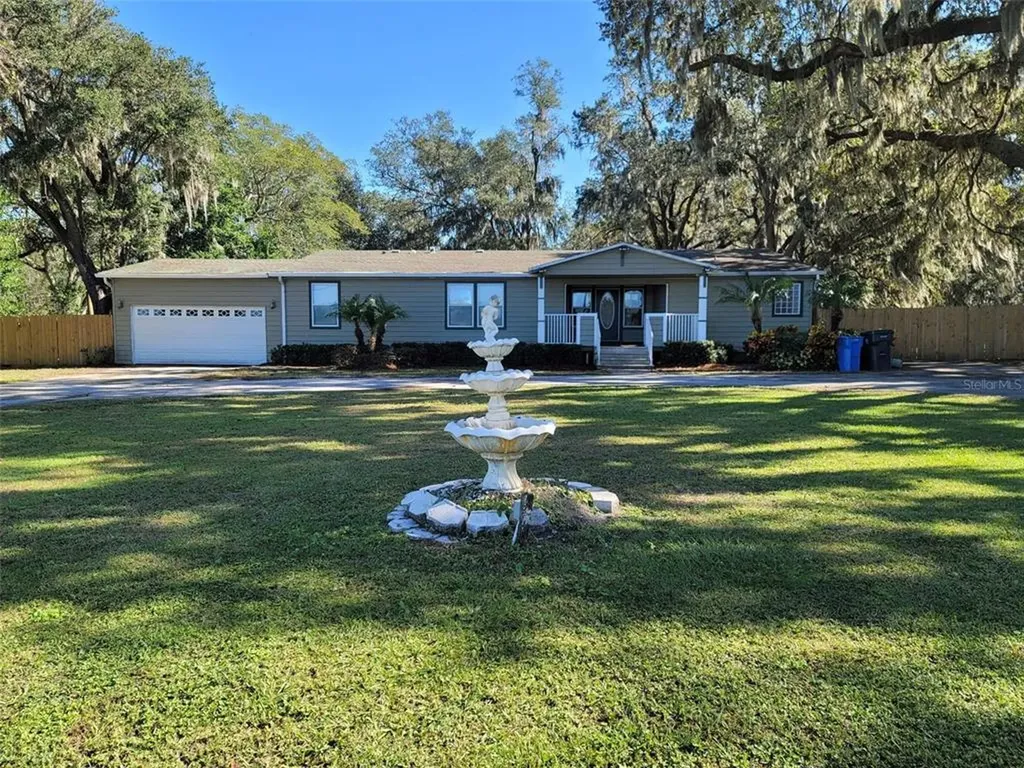 2710 N Maryland Avenue Plant City FL 33563