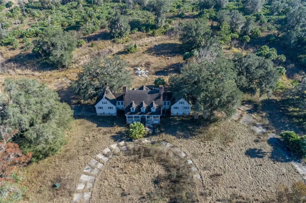 7437 NW 44th Boulevard Lake Panasoffkee FL 33538