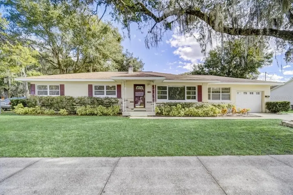 1512 N Grandview Street Mount Dora FL 32757