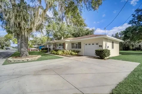 1512 N Grandview Street Mount Dora FL 32757