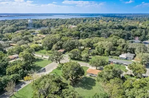 1512 N Grandview Street Mount Dora FL 32757