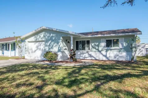 3743 15th Avenue N St Petersburg FL 33713