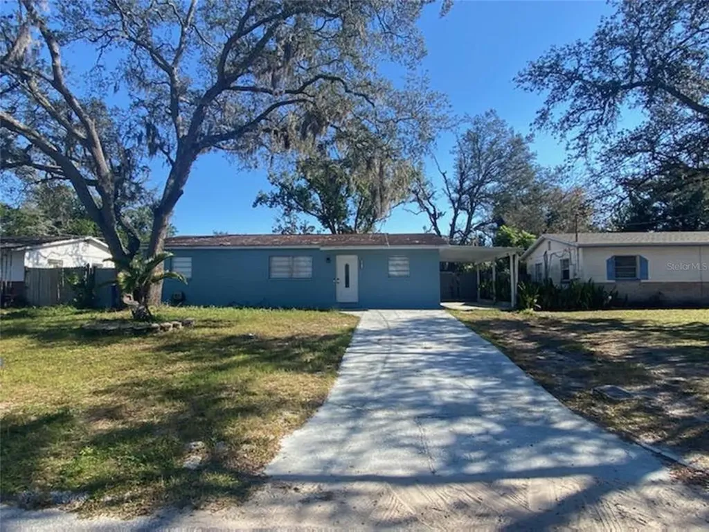 10711 N Connechusett Road Tampa FL 33617