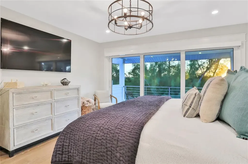 6925 Longboat Drive S Longboat Key FL 34228
