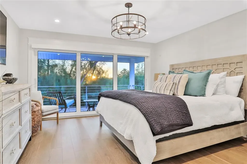 6925 Longboat Drive S Longboat Key FL 34228