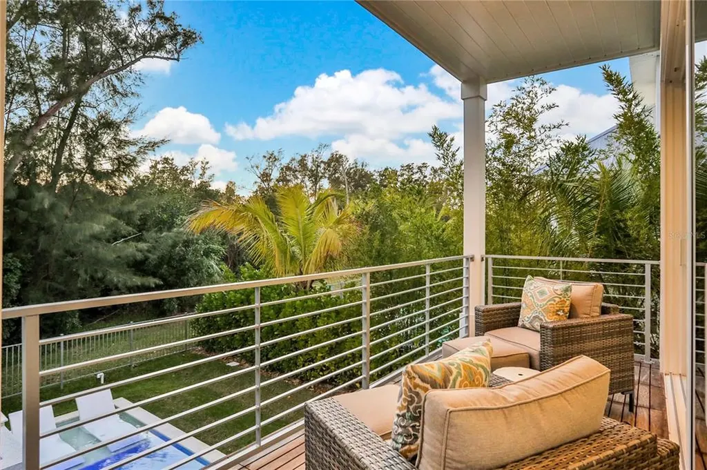 6925 Longboat Drive S Longboat Key FL 34228