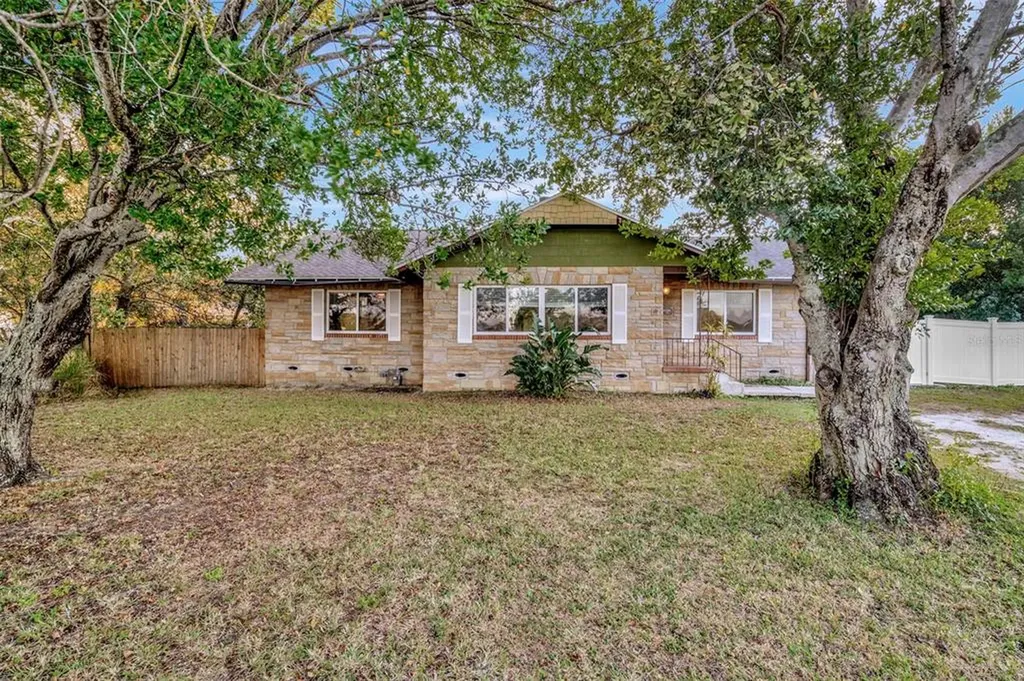 2574 58th Avenue N St Petersburg FL 33714