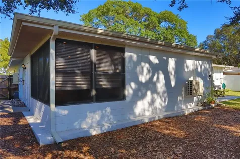 1518 84th Avenue N St Petersburg FL 33702