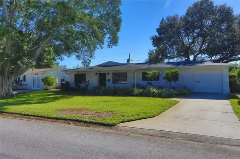 1518 84th Avenue N St Petersburg FL 33702