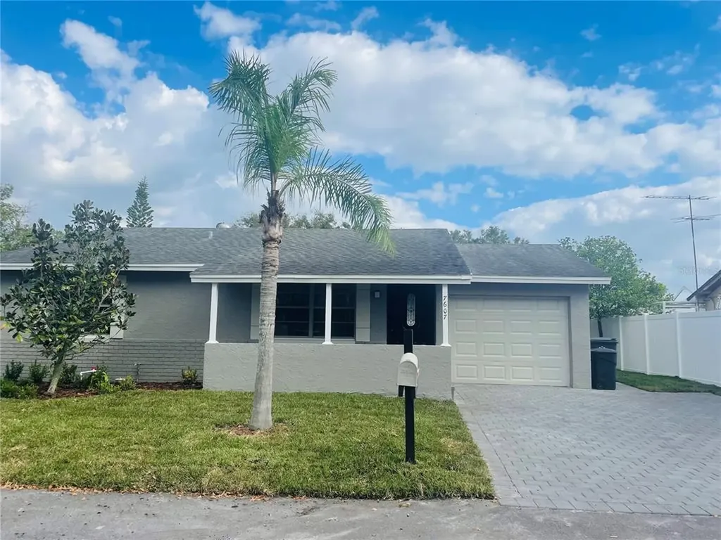 7607 Woodland Oaks Court Tampa FL 33615