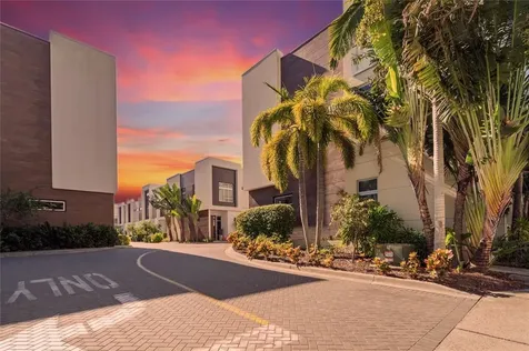 211 Cosmopolitan Court Sarasota FL 34236
