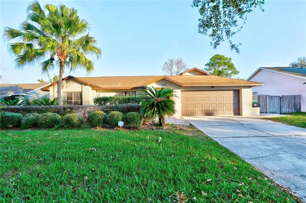 8209 Wellsmere Circle Orlando FL 32835