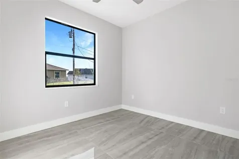 3037 SW 4th Place Cape Coral FL 33914