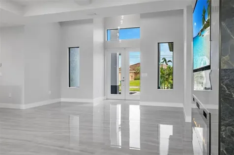 3037 SW 4th Place Cape Coral FL 33914