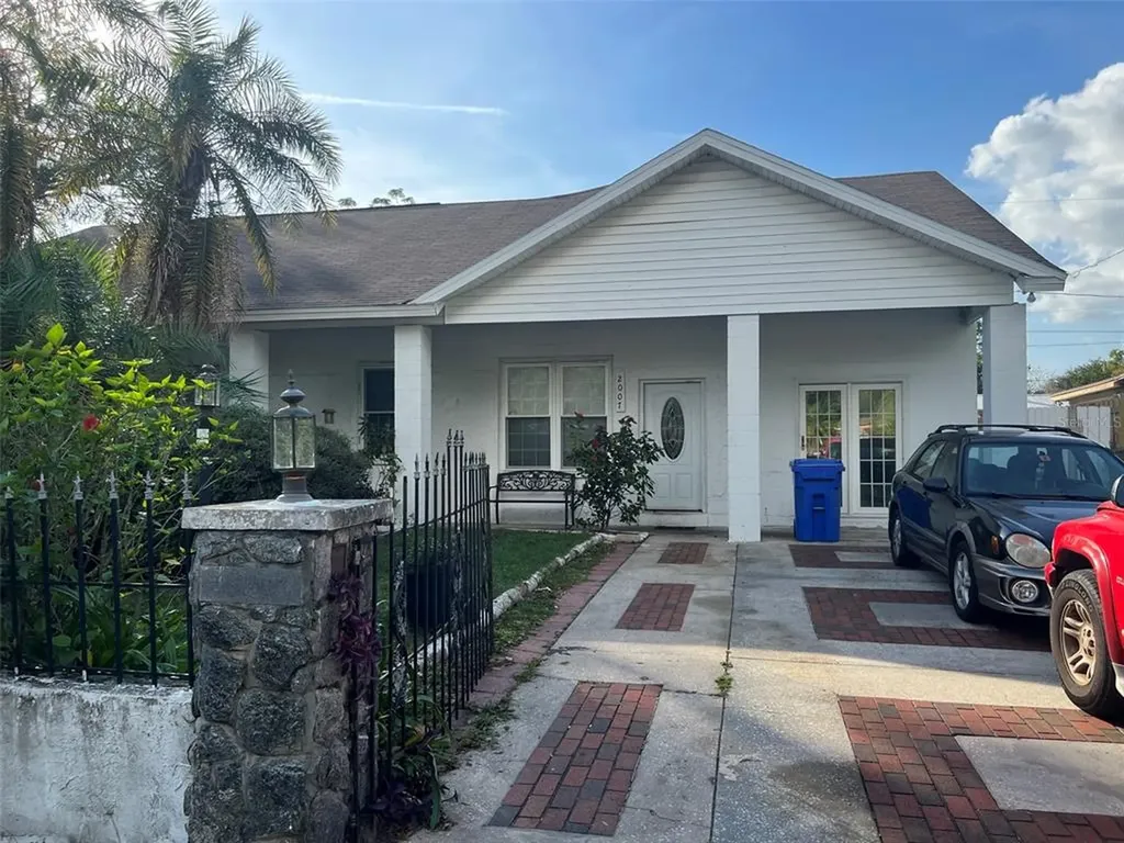 2007 Waikiki Way Tampa FL 33619