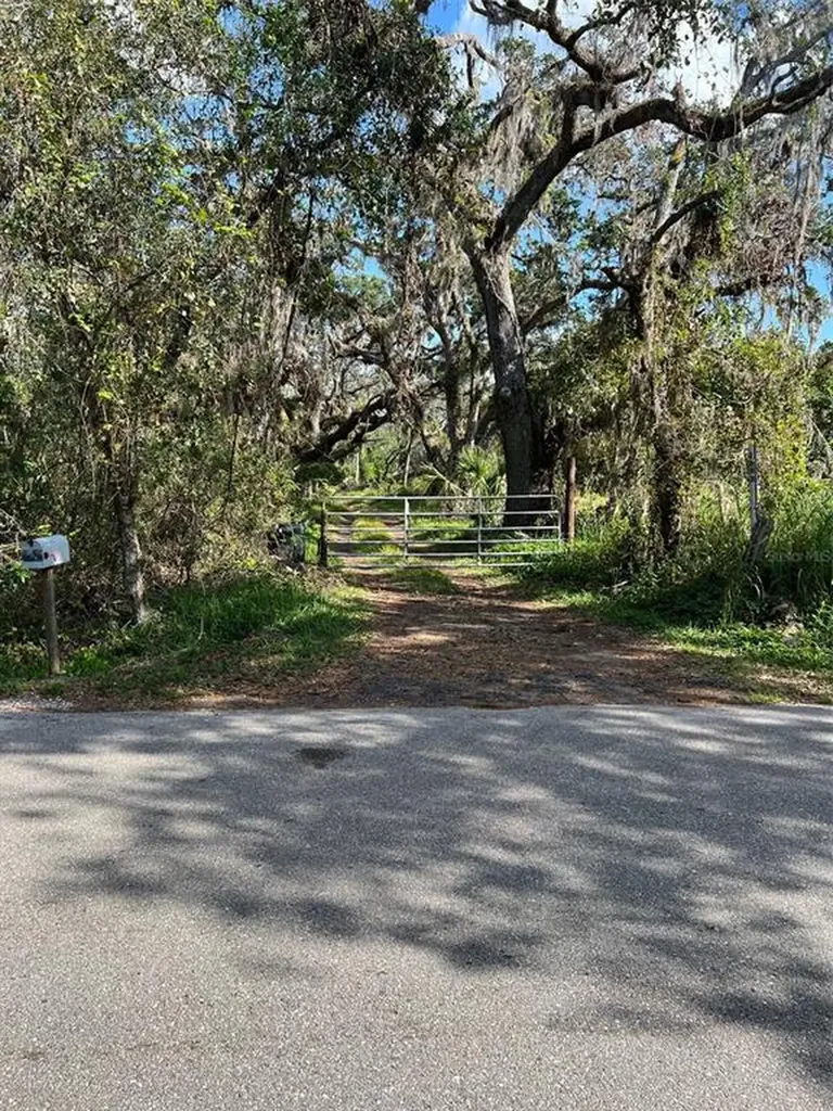 1643 Lena Lane Sarasota FL 34240