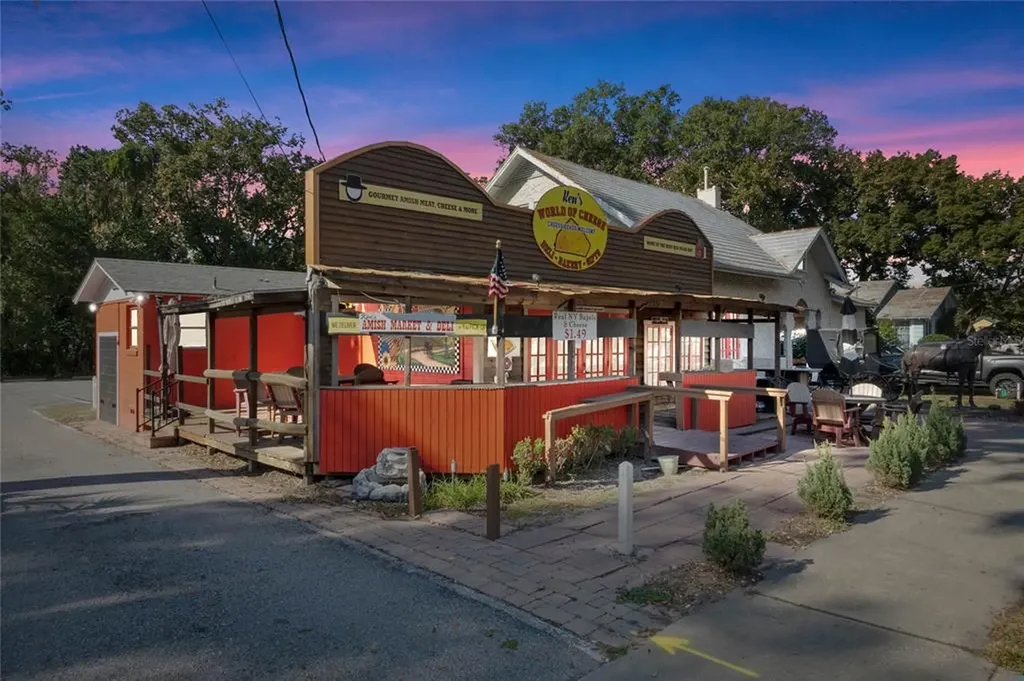 325 S Highland Street Mount Dora FL 32757