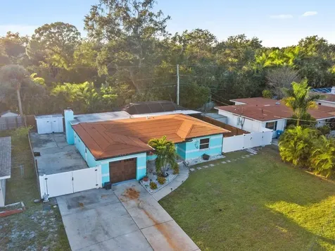 1402 Robinson Drive N St Petersburg FL 33710