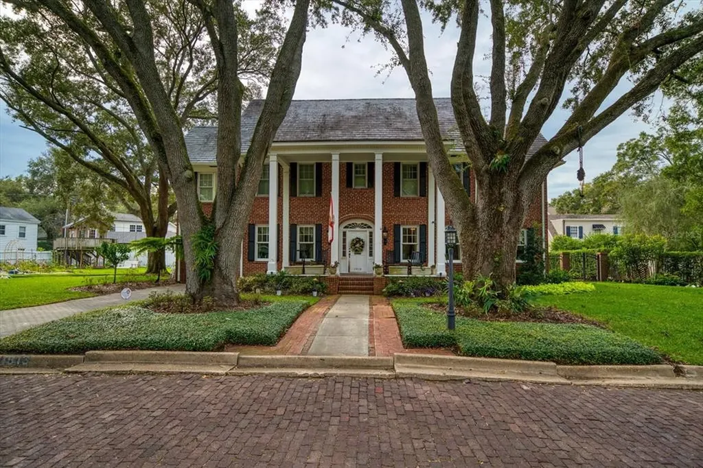 1913 S Oakmont Street Tampa FL 33629