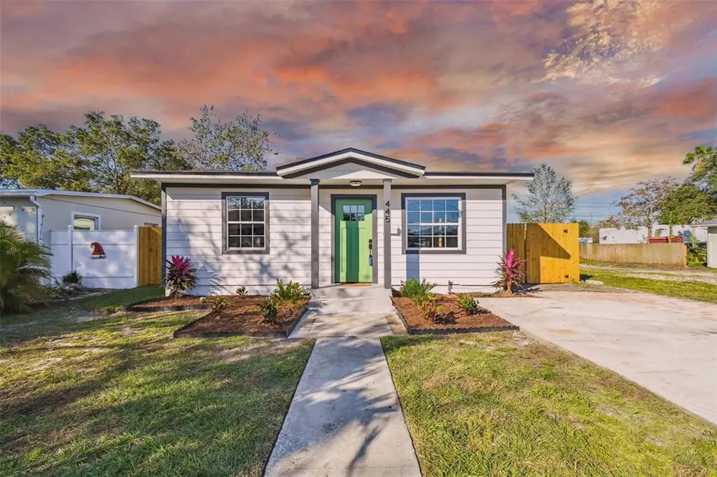 445 44th Avenue N St Petersburg FL 33703