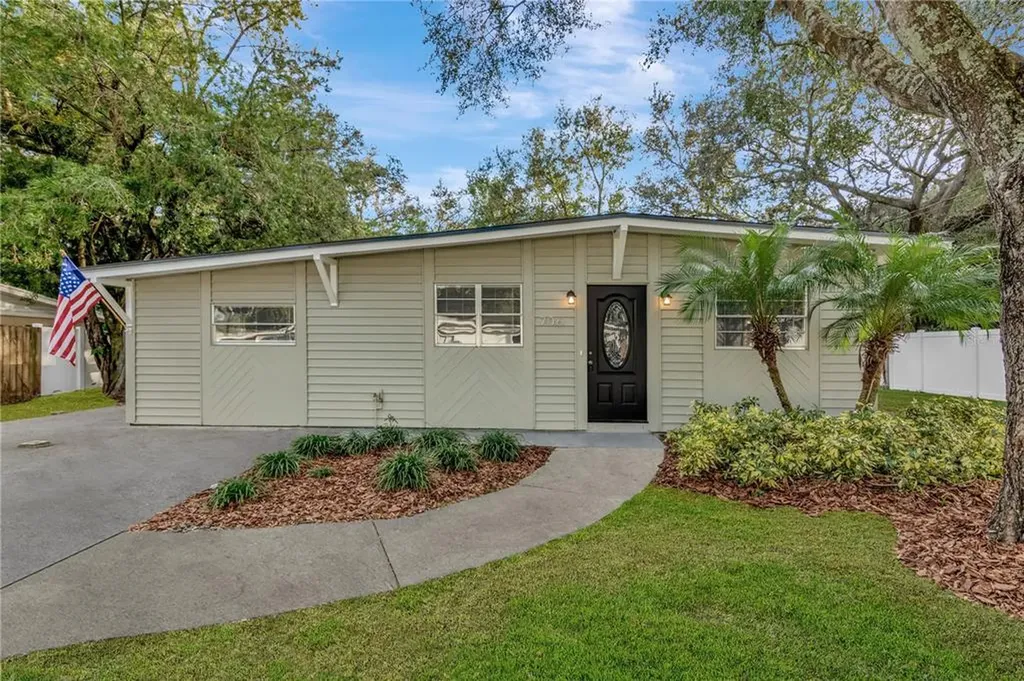 706 W 116th Avenue Tampa FL 33612