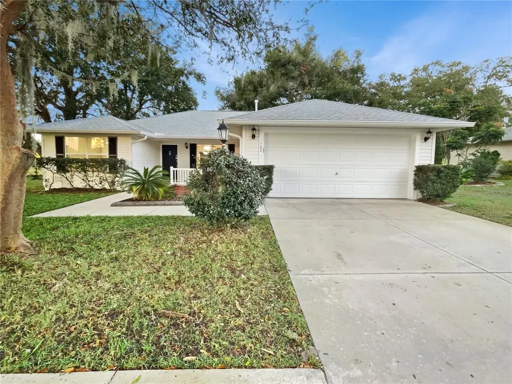 102 Spring Arbor Lane Lady Lake FL 32159