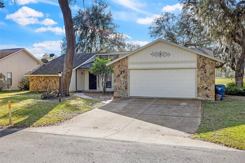 34402 Whispering Oaks Boulevard Dade City FL 33523