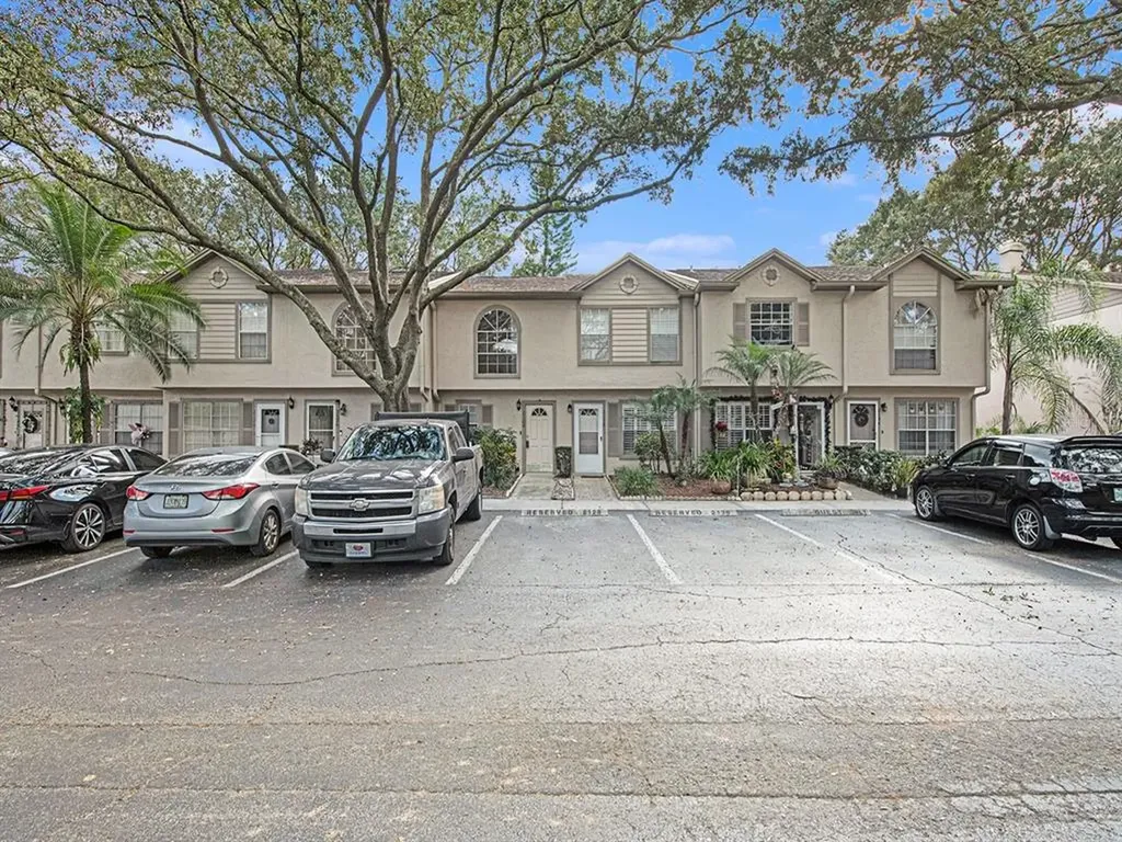 2128 Fletchers Point Circle Tampa FL 33613