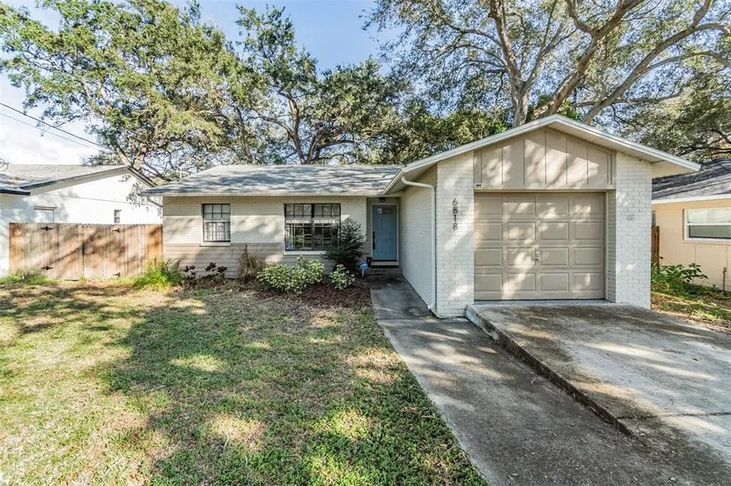 6818 S Dauphin Avenue Tampa FL 33611