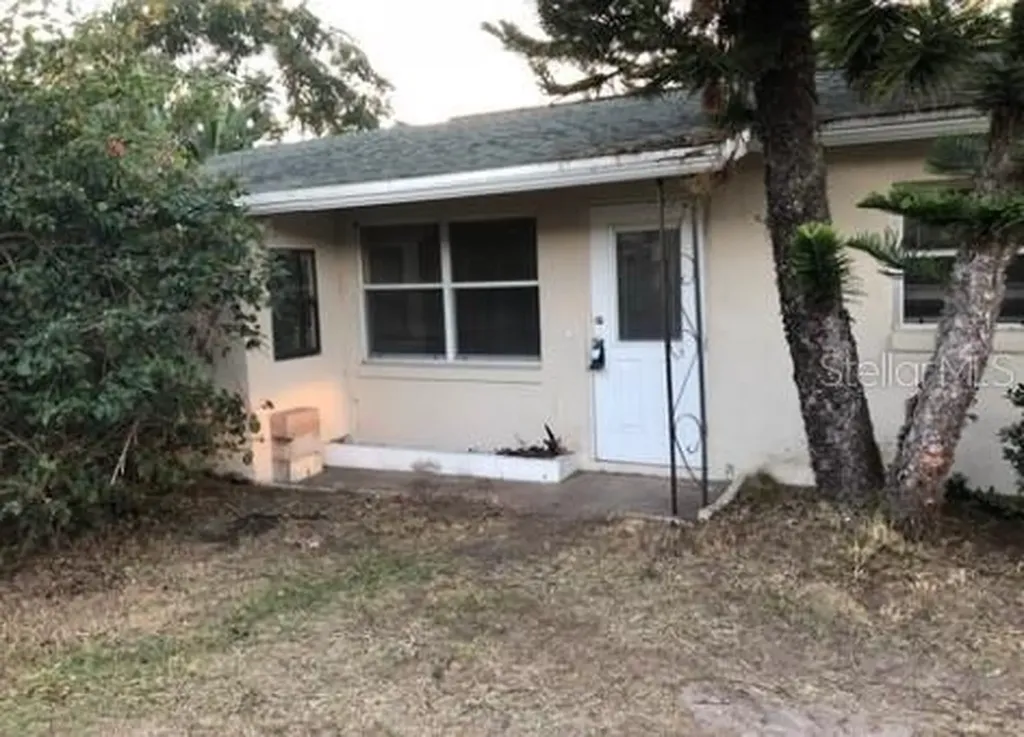1619 3rd Street Leesburg FL 34748