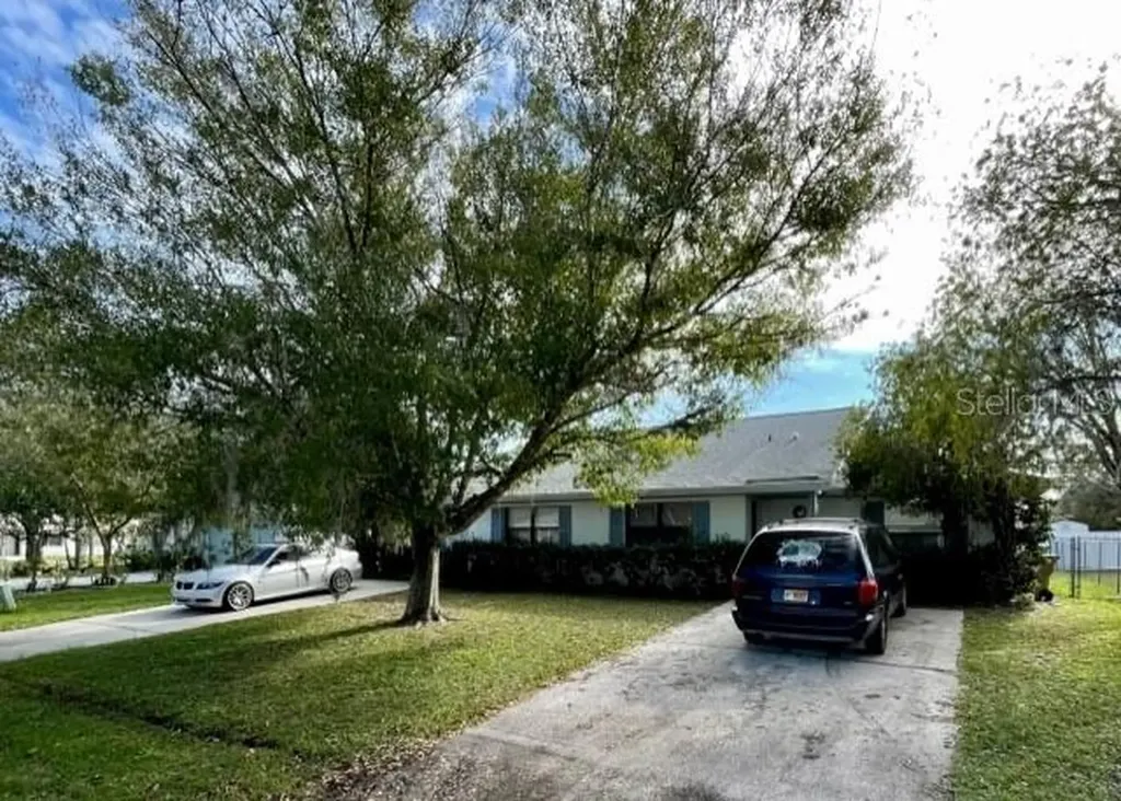 367-369 Cocoa Court Kissimmee FL 34758