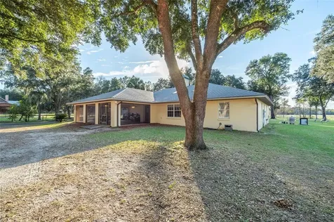 3300 SE 183rd Avenue Road Ocklawaha FL 32179