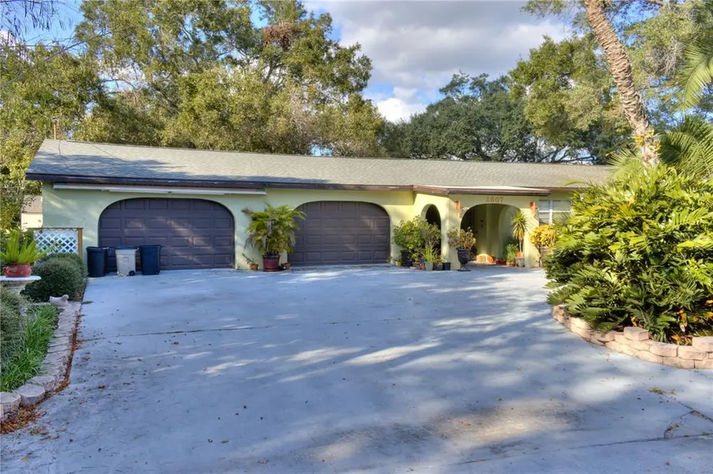 2807 W Thornton Avenue Tampa FL 33611