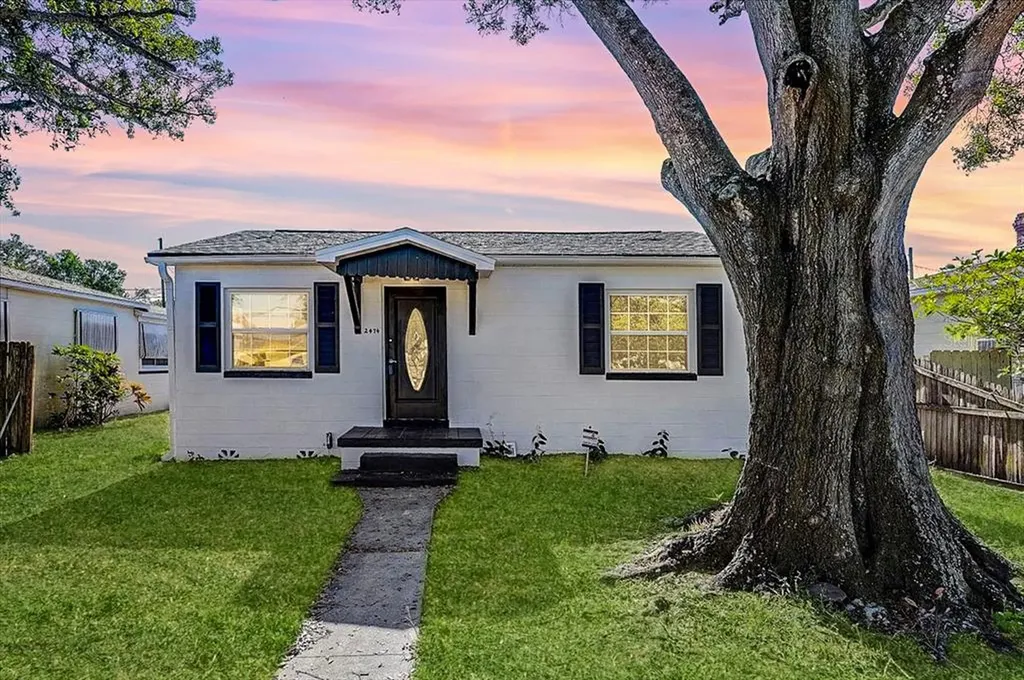 2474 37th Avenue N St Petersburg FL 33713
