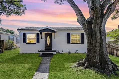 2474 37th Avenue N St Petersburg FL 33713