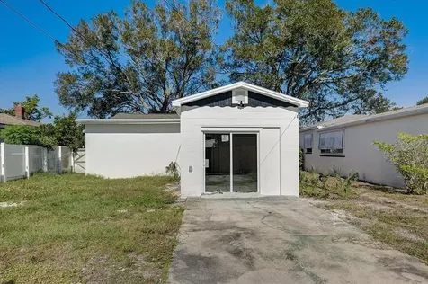 2474 37th Avenue N St Petersburg FL 33713