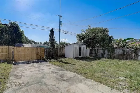 2474 37th Avenue N St Petersburg FL 33713