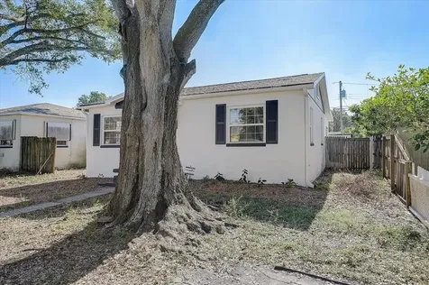 2474 37th Avenue N St Petersburg FL 33713