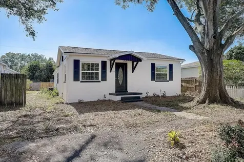 2474 37th Avenue N St Petersburg FL 33713