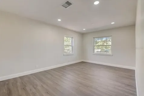 2474 37th Avenue N St Petersburg FL 33713