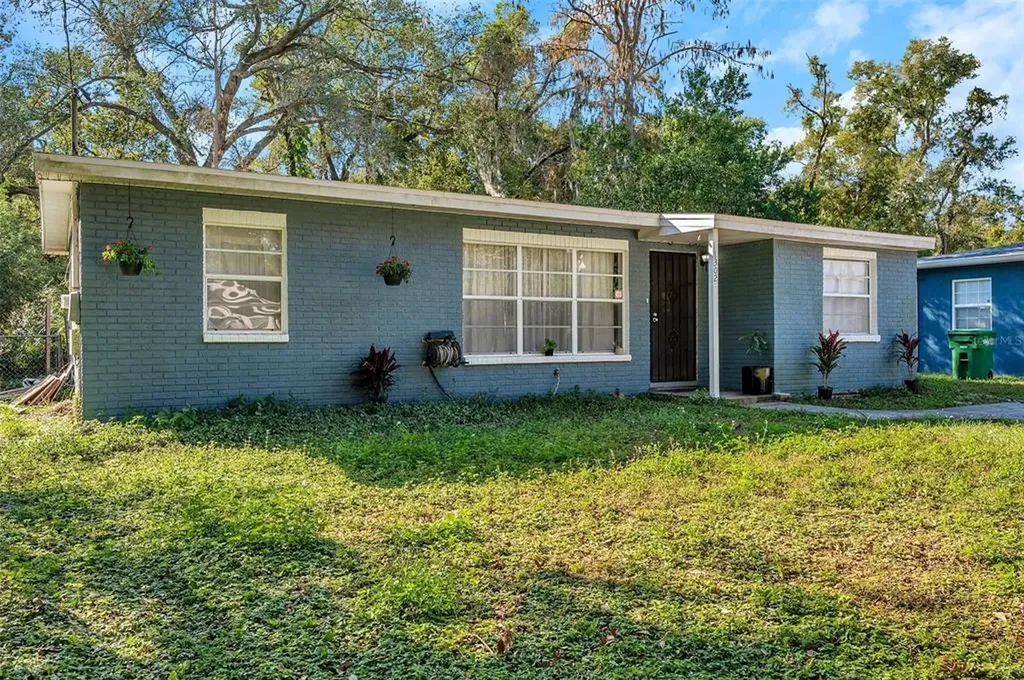 1302 W Hollywood Street Tampa FL 33604