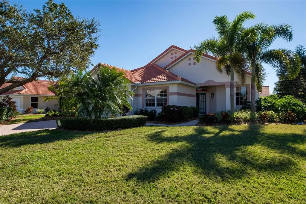 5814 Fairwoods Circle Sarasota FL 34243