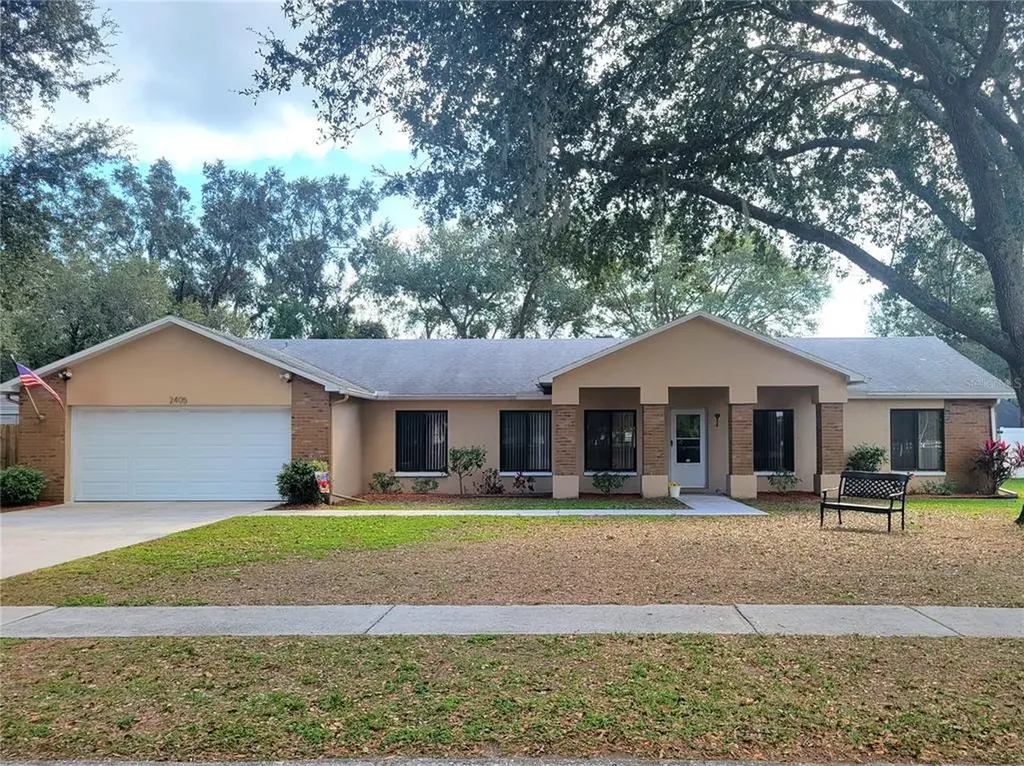 2405 Buckhorn School Court Valrico FL 33594