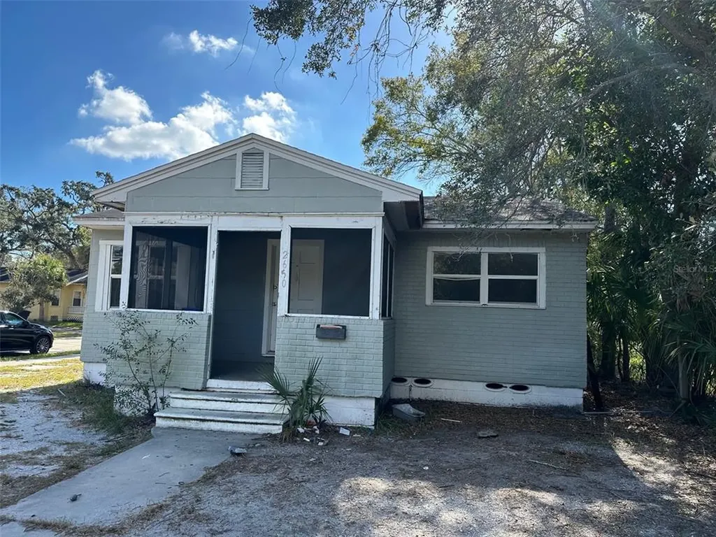 2650 18th Avenue S St Petersburg FL 33712
