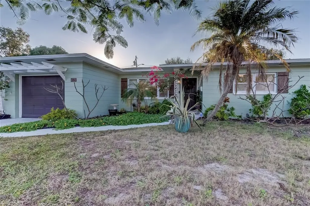 6121 4th Street S St Petersburg FL 33705